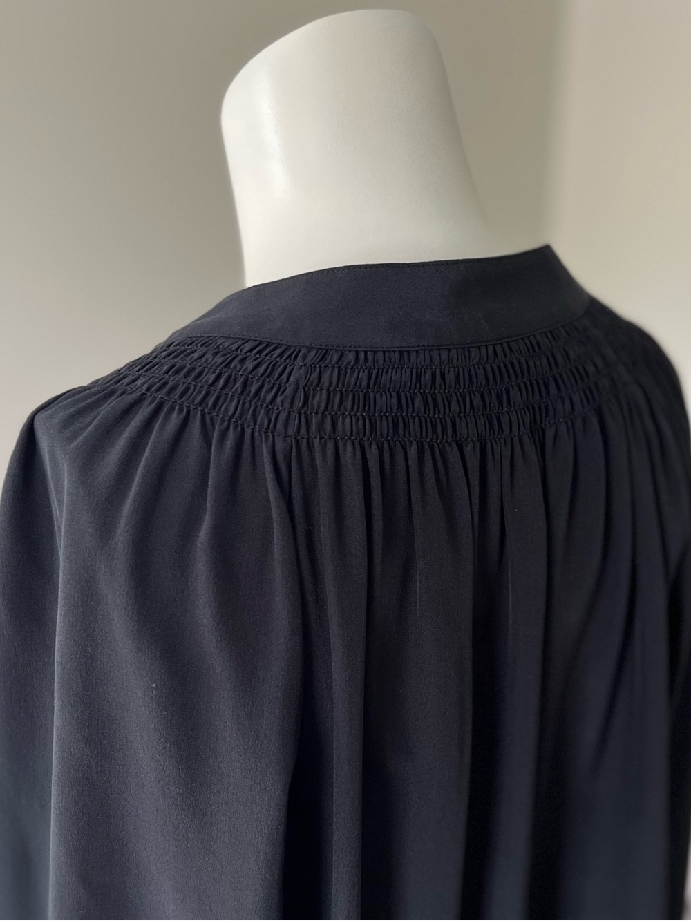 Lilly Pulitzer Elsa Silk Top Black Classic Preppy Timeless Quiet Luxury - Picture 5 of 9